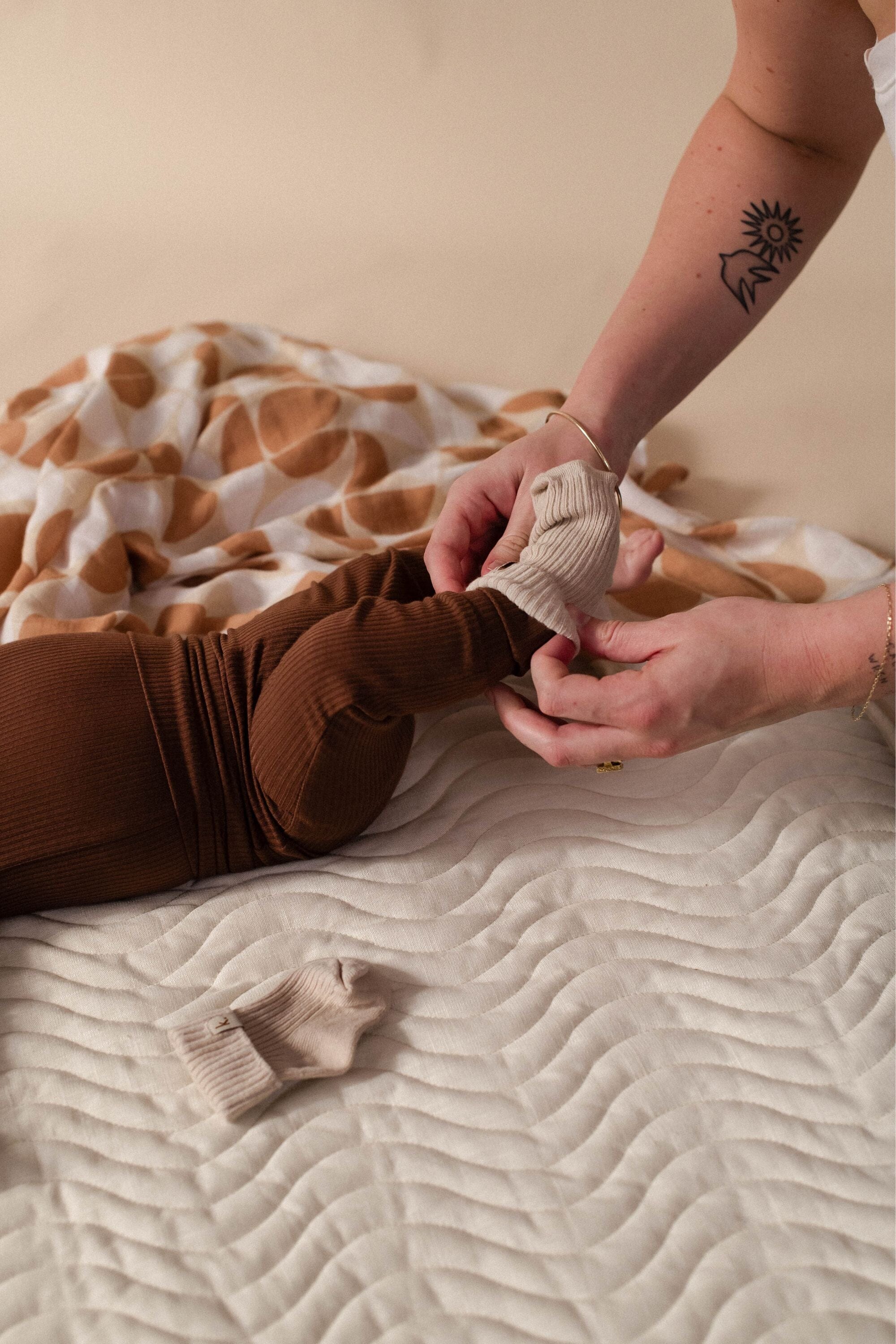 Bamboo Fold Down Leggings - Chocolate Clothing Kiin ® 