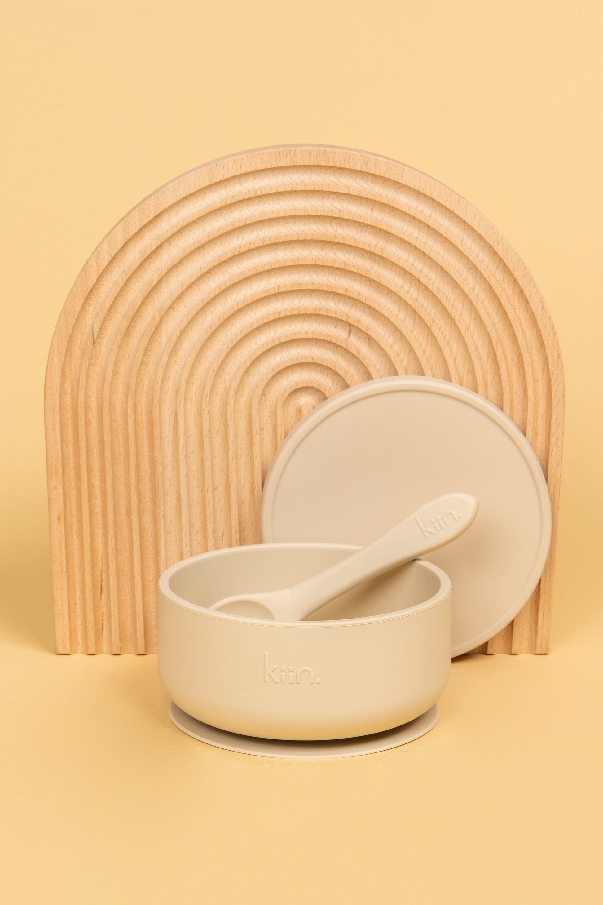 Silicone Suction Bowl with lid + Spoon Set Bibs + Tableware Kiin ® Vanilla 