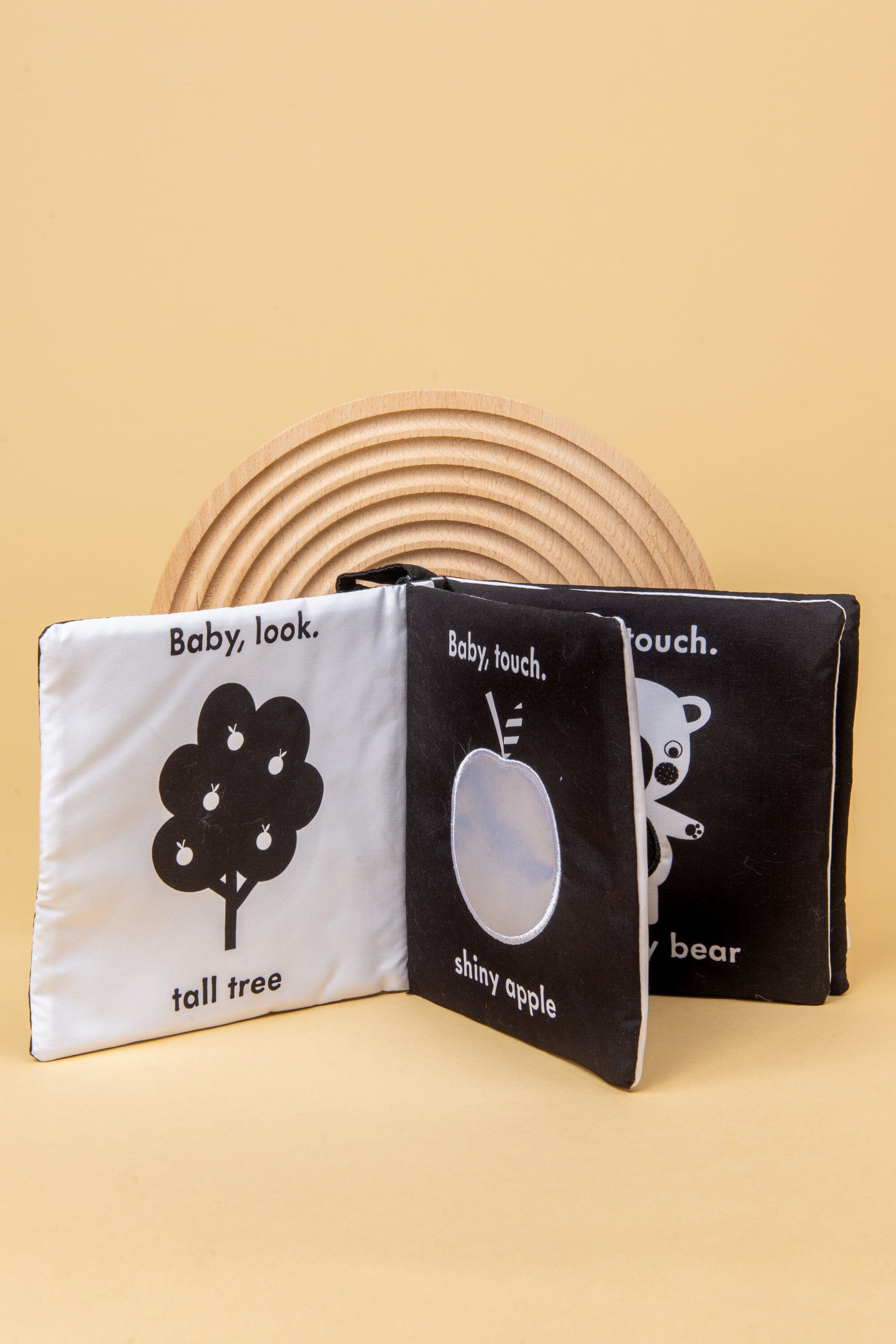 My First Book: A Black & White Cloth Book book Baby Touch 